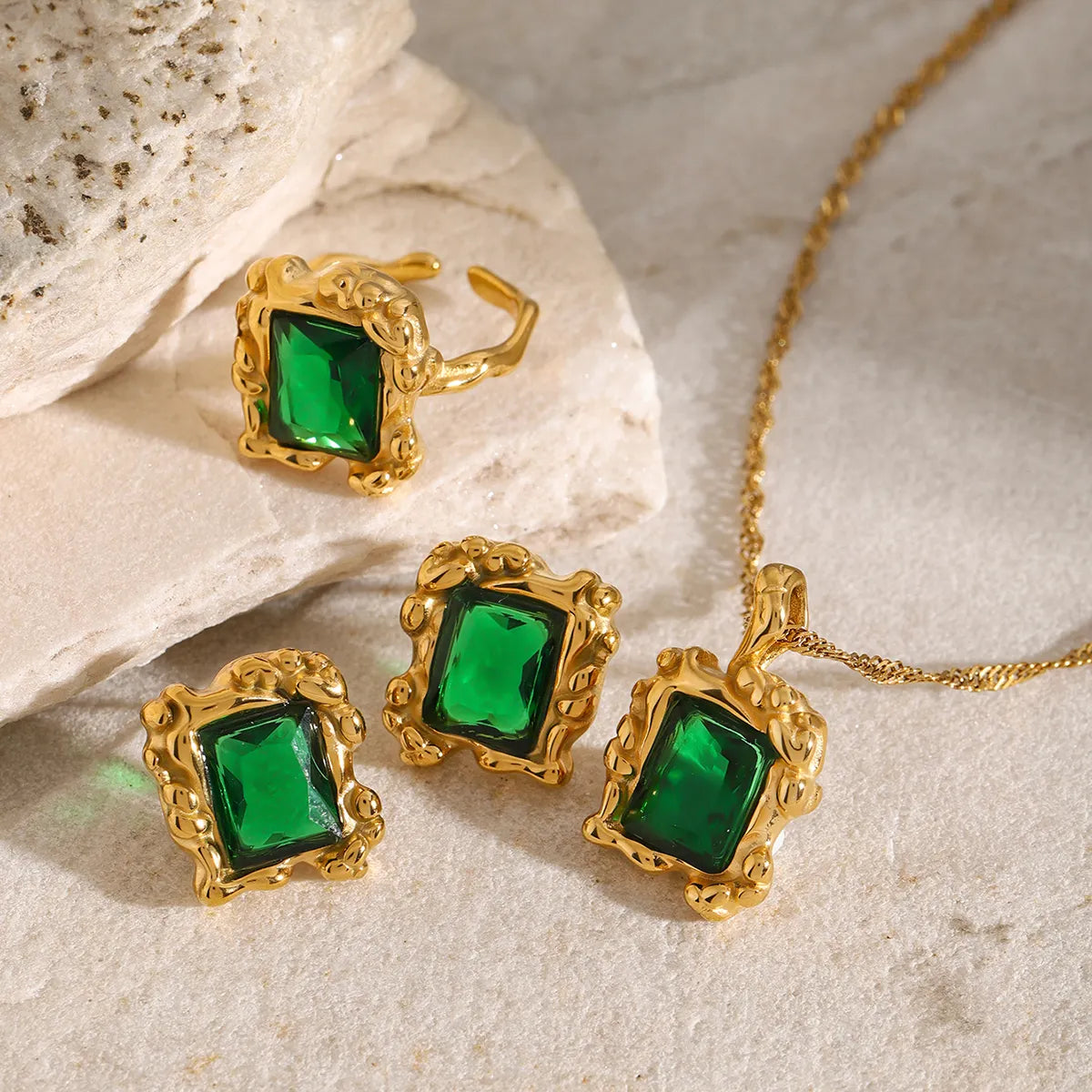 Emerald Elegance Necklace